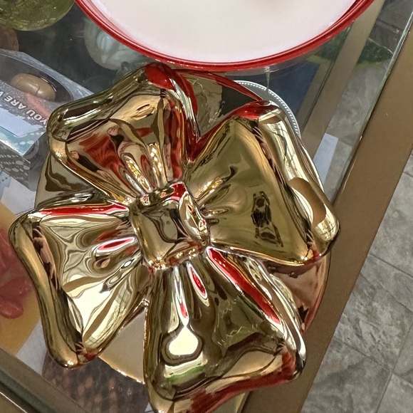 Bath & Body Works - Winter Candy Apple Bow Lid Candle - Picture 3 of 8